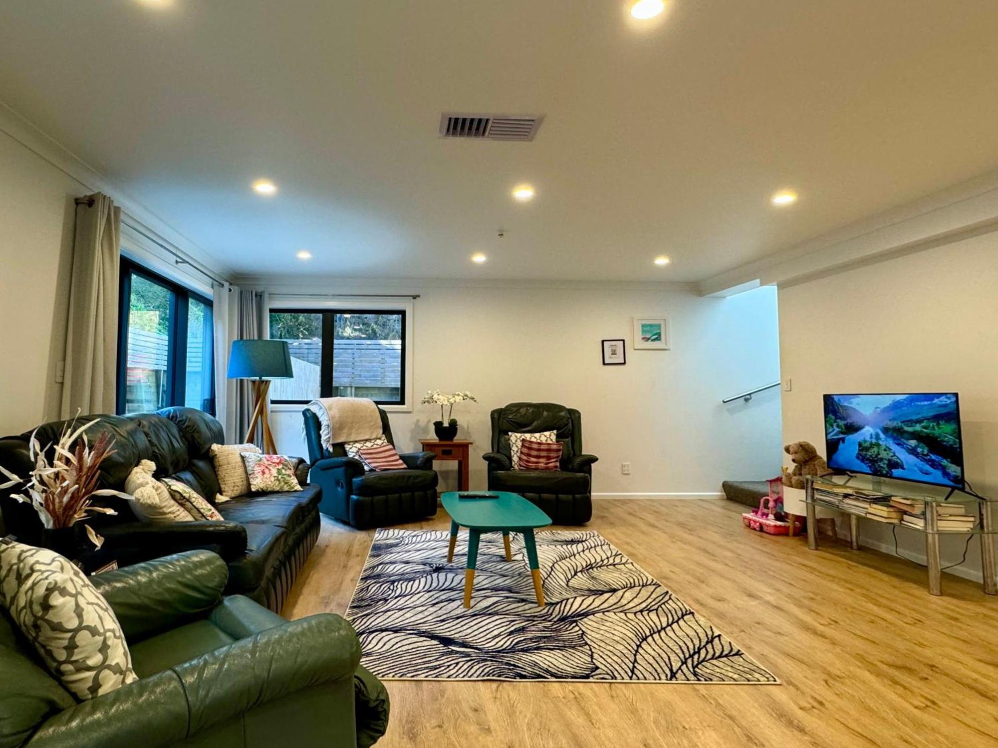 No Party Allowed, Entire Brand New 3 Bedroom Townhouse, Free Unlimited Fibre Wifi And Free Parking Wellington Dış mekan fotoğraf