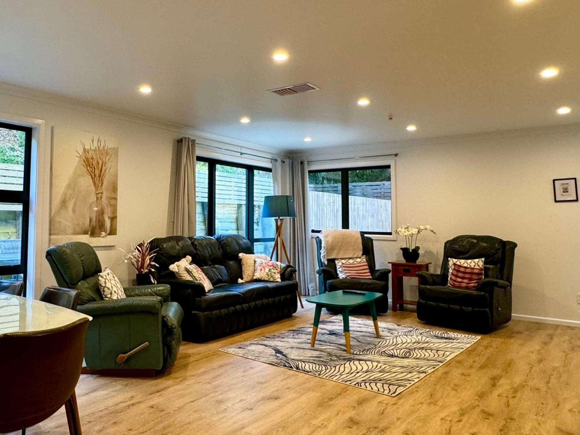 No Party Allowed, Entire Brand New 3 Bedroom Townhouse, Free Unlimited Fibre Wifi And Free Parking Wellington Dış mekan fotoğraf