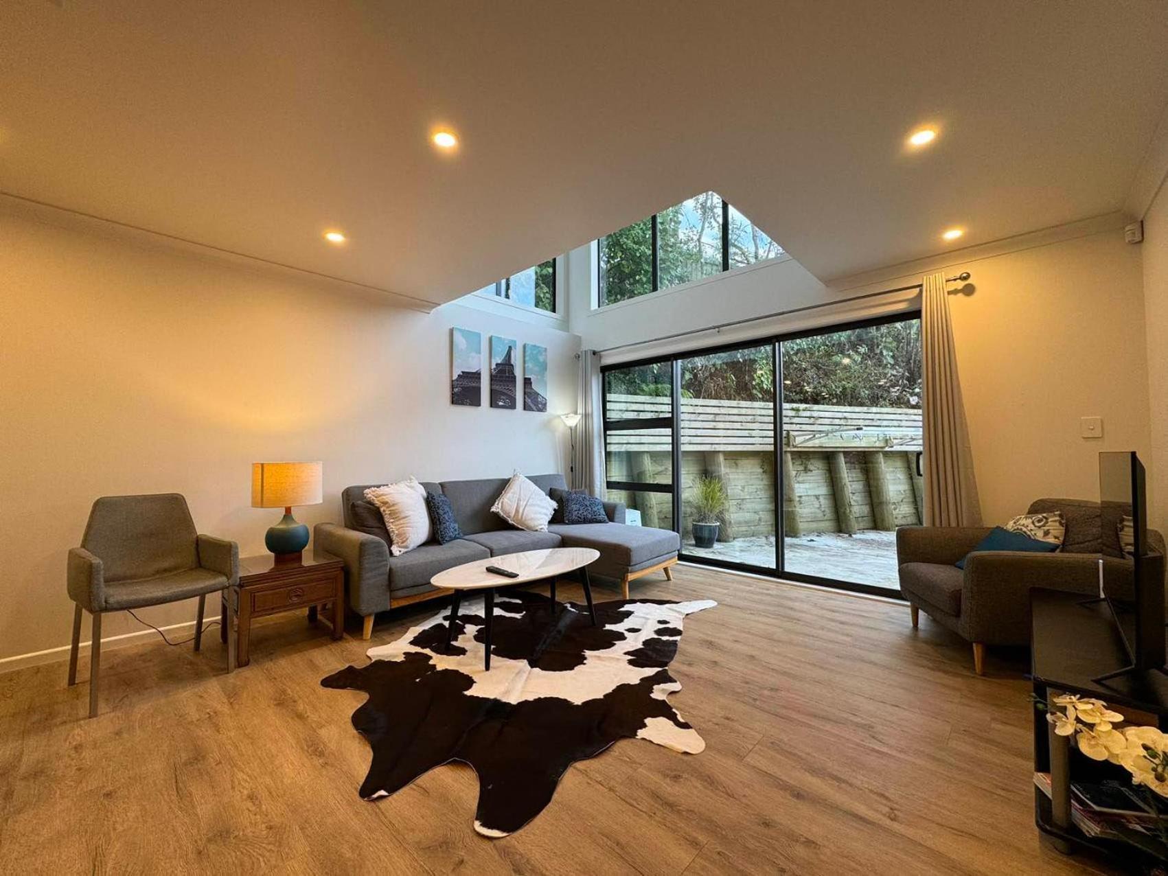 No Party Allowed, Entire Brand New 3 Bedroom Townhouse, Free Unlimited Fibre Wifi And Free Parking Wellington Dış mekan fotoğraf