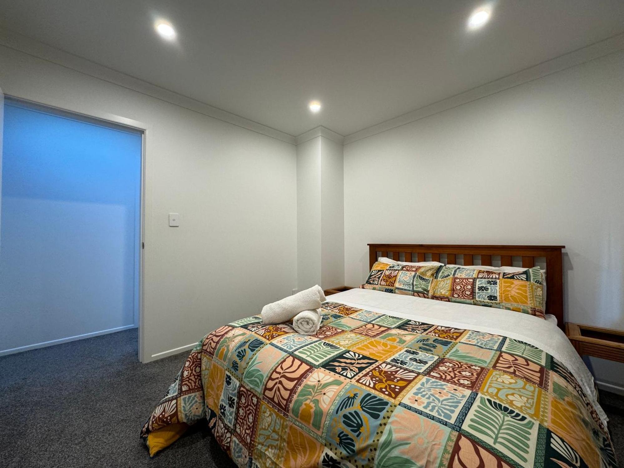 No Party Allowed, Entire Brand New 3 Bedroom Townhouse, Free Unlimited Fibre Wifi And Free Parking Wellington Dış mekan fotoğraf